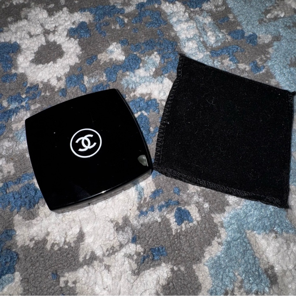 Black Compact w Mirror Neutral Tones